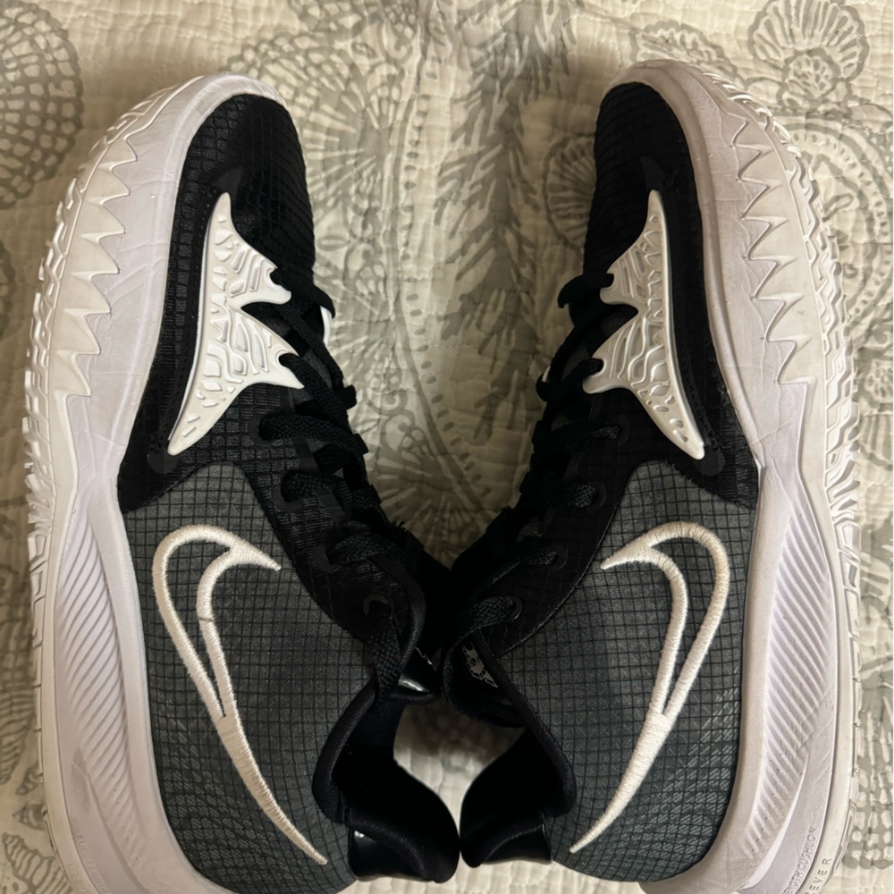 kyrie low 4 tb black
